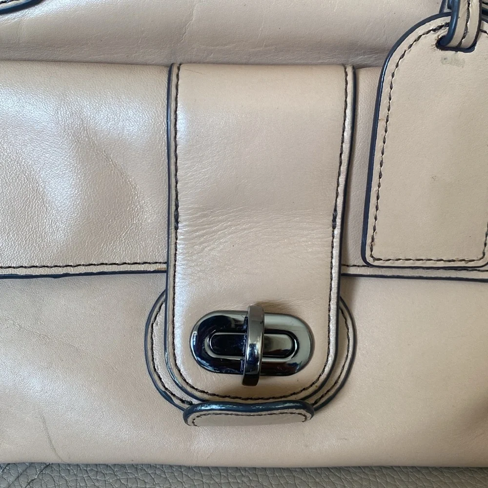 Badgley Mischka beige leather handbag - Picture 3 of 10